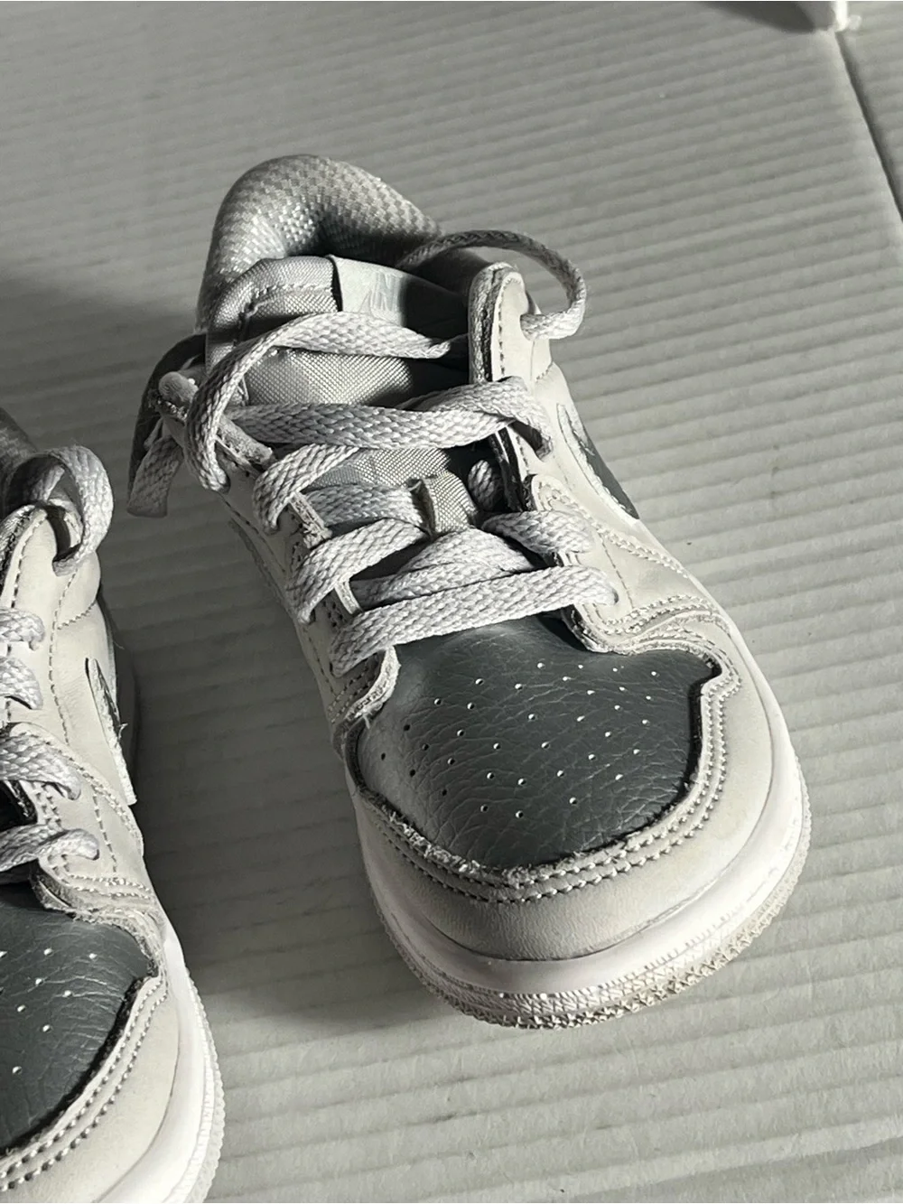 Nike size 9 children good condition